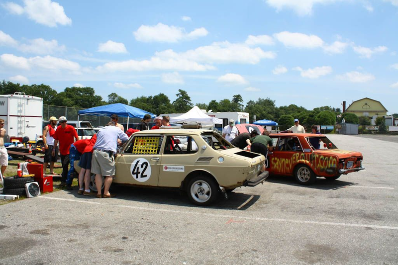 Illustration for article titled The 24 Hours Of LeMons New England 2009 Über Gallery, Part 2
